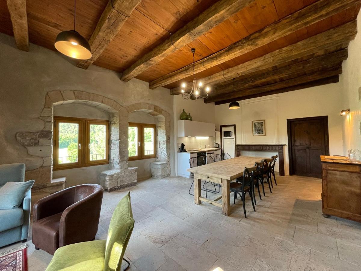 Chateau De Latour Sur Sorgue Marnhagues-et-Latour Eksteriør billede