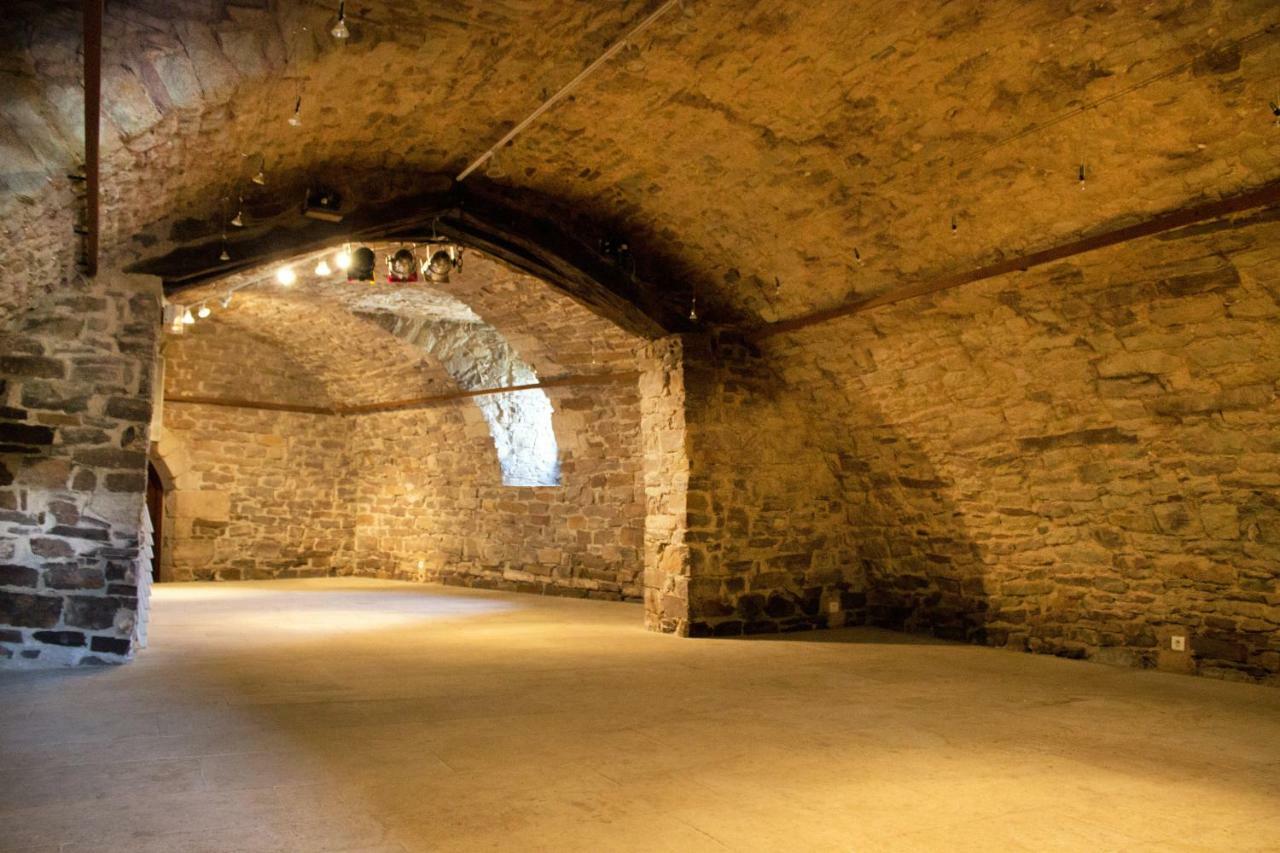 Chateau De Latour Sur Sorgue Marnhagues-et-Latour Eksteriør billede